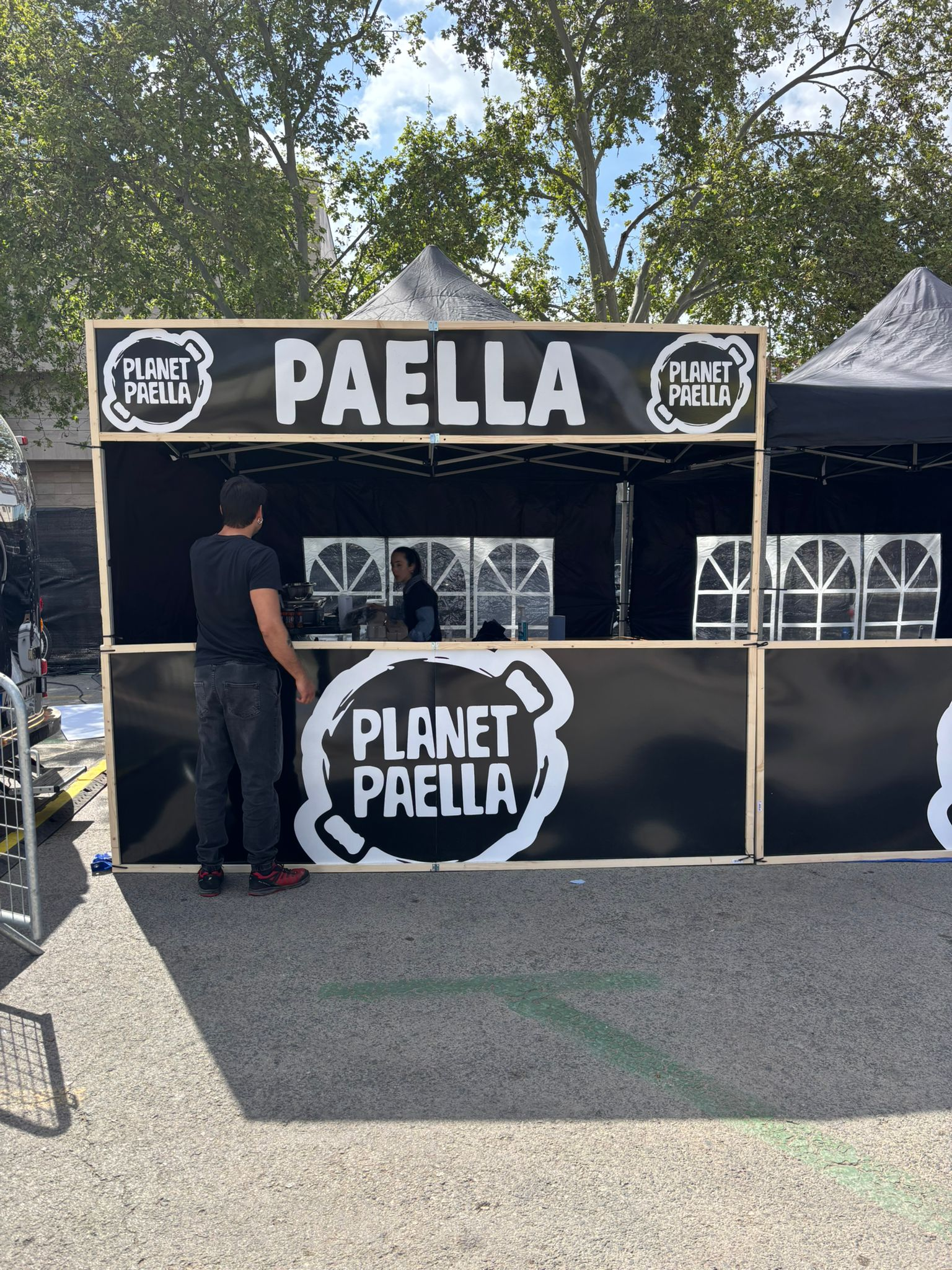 Puesto frontal de Planet Paella